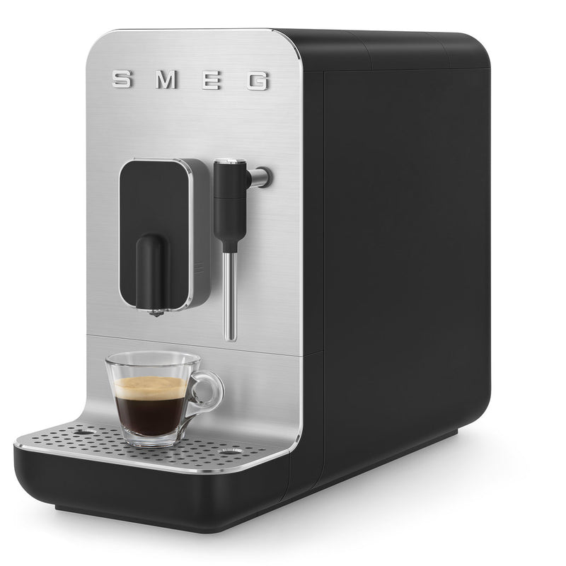 ماكينة صنع القهوة Smeg bcc02 مع وظيفة رغوة الحليب، أسود مطفي 2023